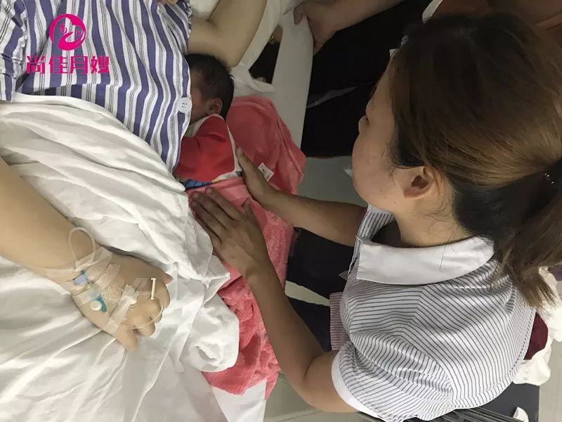 尚佳專業(yè)月嫂丨母乳丨吸奶器吸出來的奶量不能信！